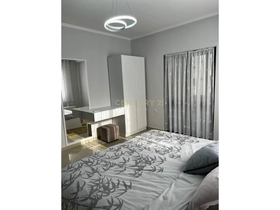 Tirane, jepet me qera apartament 1+1 Kati 2, 70 m² 600 € 