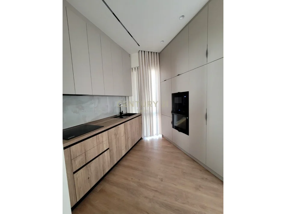Tirane, jepet me qera Vile 3+1 Kati 2, 276 m² 4.000 € (sauk)