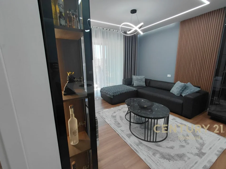 Tirane, jepet me qera apartament 2+1 Kati 2, 88 m² 900 € 