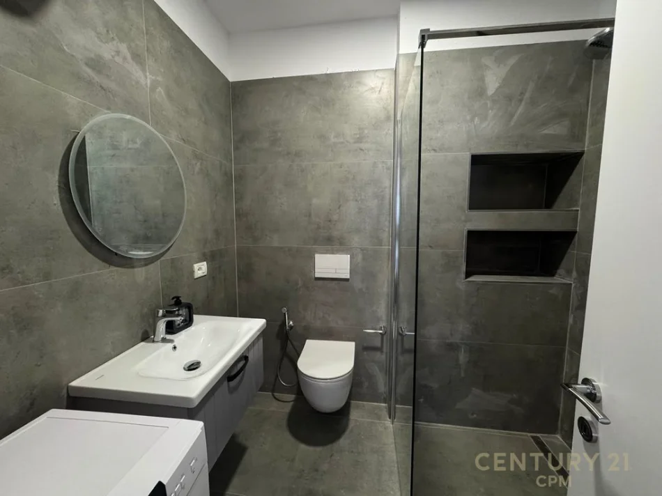 Tirane, jepet me qera apartament 2+1 Kati 4, 98 m² 900 € (tregu elektrik)