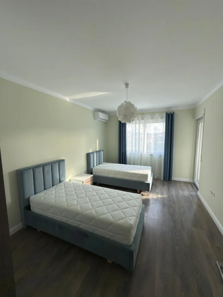 Tirane, shitet apartament 2+1+Ballkon Kati 5, 118 m² 155.000 € (LONI LIGORI)