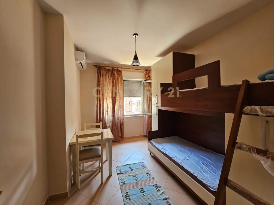 Tirane, jepet me qera apartament 2+1 Kati 6, 100 m² 700 € (rruga e barrikadave)