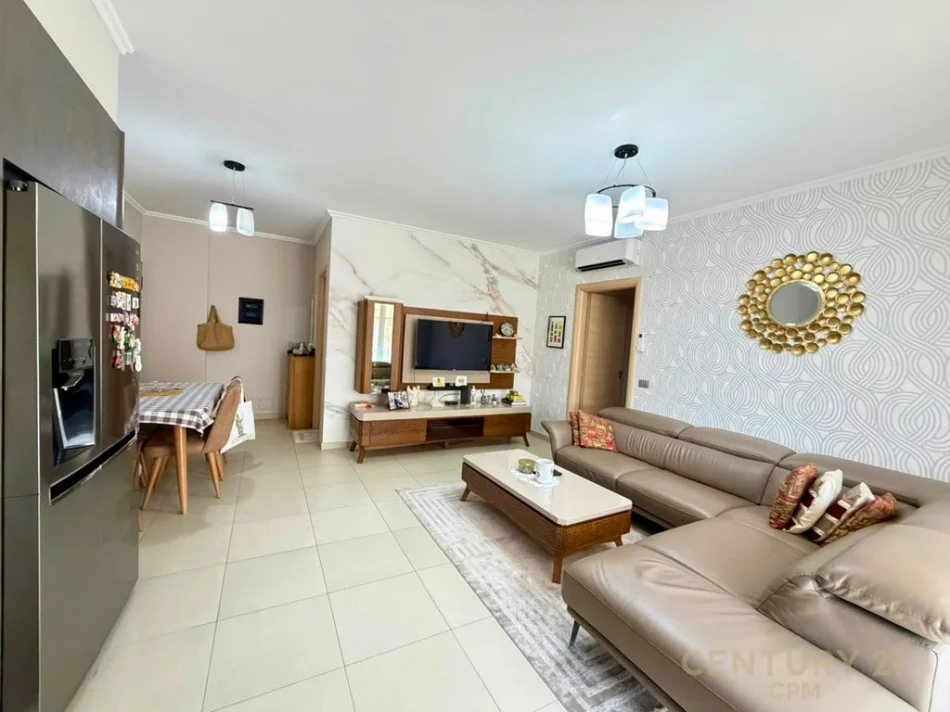 Tirane, jepet me qera apartament 2+1 Kati 2, 89 m² 600 € (rruga e dibres)