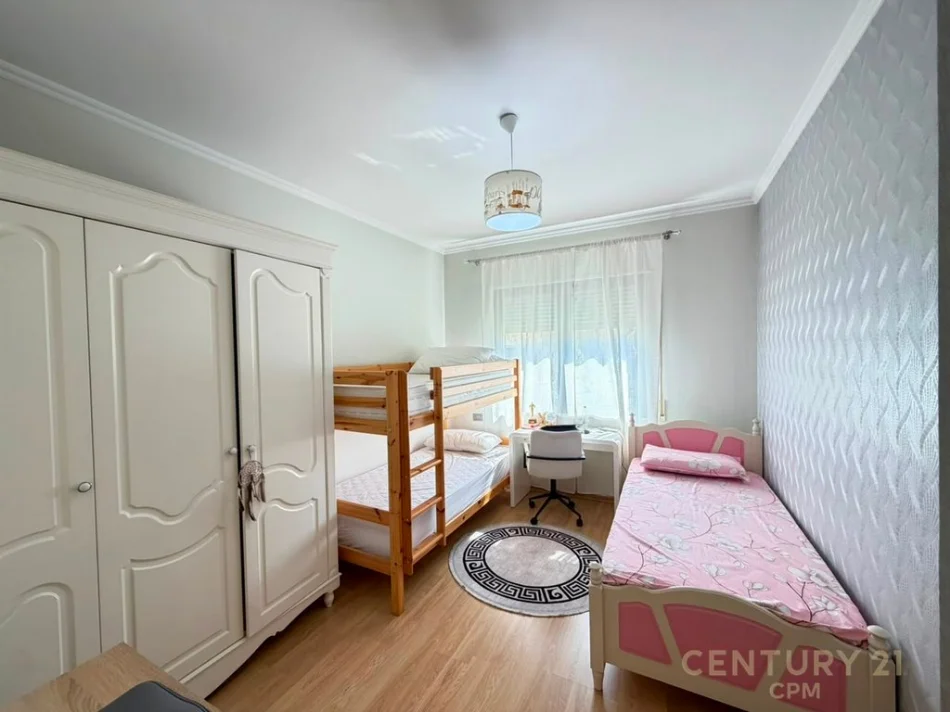Tirane, jepet me qera apartament 2+1 Kati 2, 89 m² 600 € (rruga e dibres)
