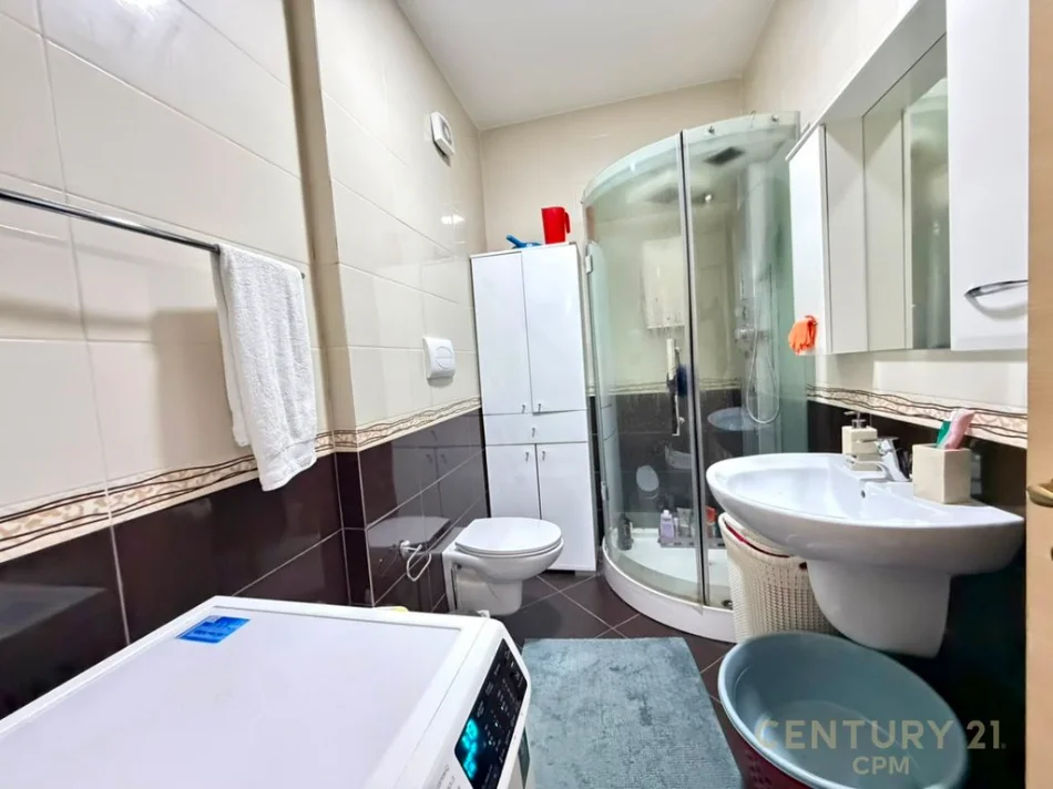 Tirane, jepet me qera apartament 2+1 Kati 2, 100 m² 600 € (rruga e dibres)