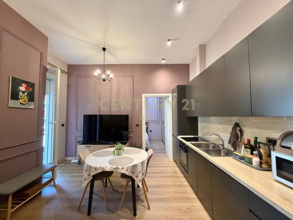 Tirane, shitet apartament 2+1 Kati 1, 108 m² 220.000 € (liqeni i thate rruga peti pa malore)