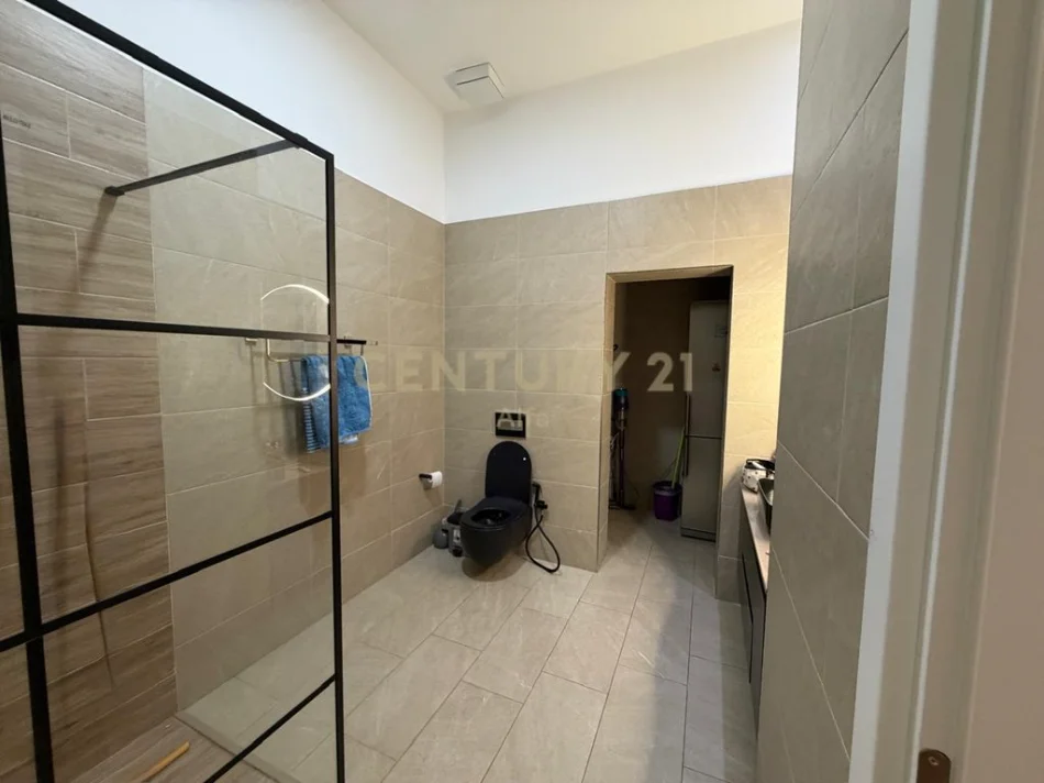 Tirane, shitet apartament 2+1 Kati 1, 108 m² 220.000 € (liqeni i thate rruga peti pa malore)