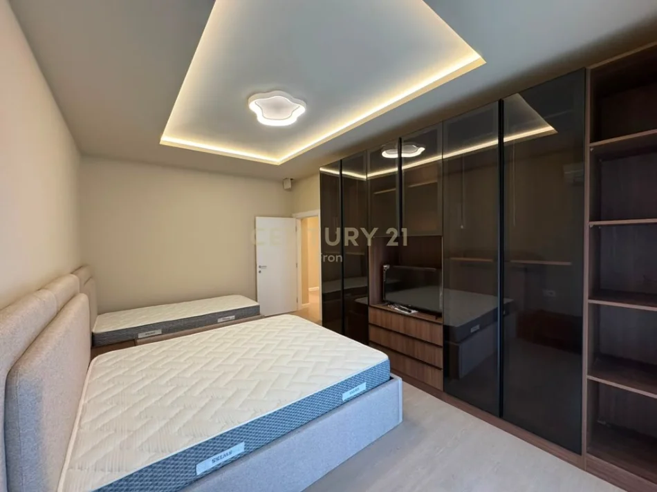 Tirane, shitet apartament 2+1 Kati 3, 100 m² (rruga bardhyl)