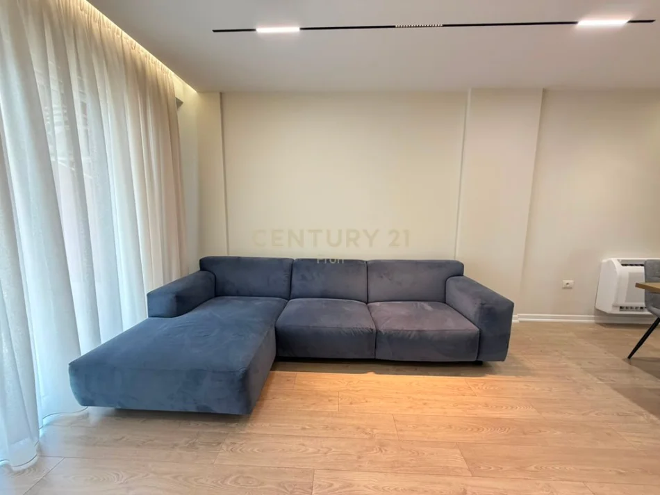Tirane, jepet me qera apartament 2+1+Ballkon Kati 9, 100 m² 1.000 € 