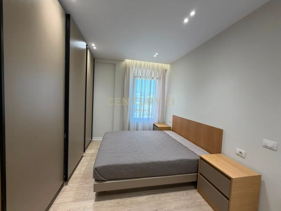 Tirane, jepet me qera apartament 2+1+Ballkon Kati 9, 100 m² 1.000 € 