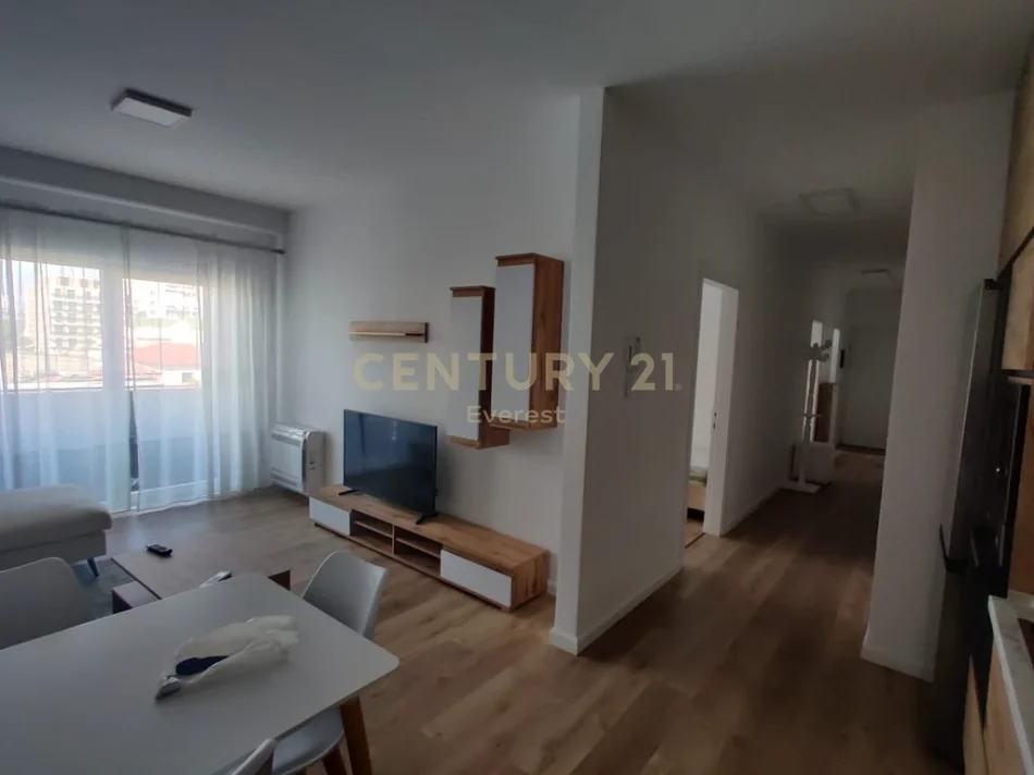 Tirane, jepet me qera apartament 2+1 Kati 2, 108 m² 800 € (hipoteka)