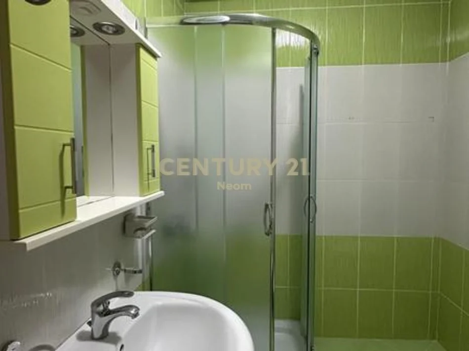 Tirane, jepet me qera apartament 2+1 Kati 8, 127 m² 600 € (don bosco)