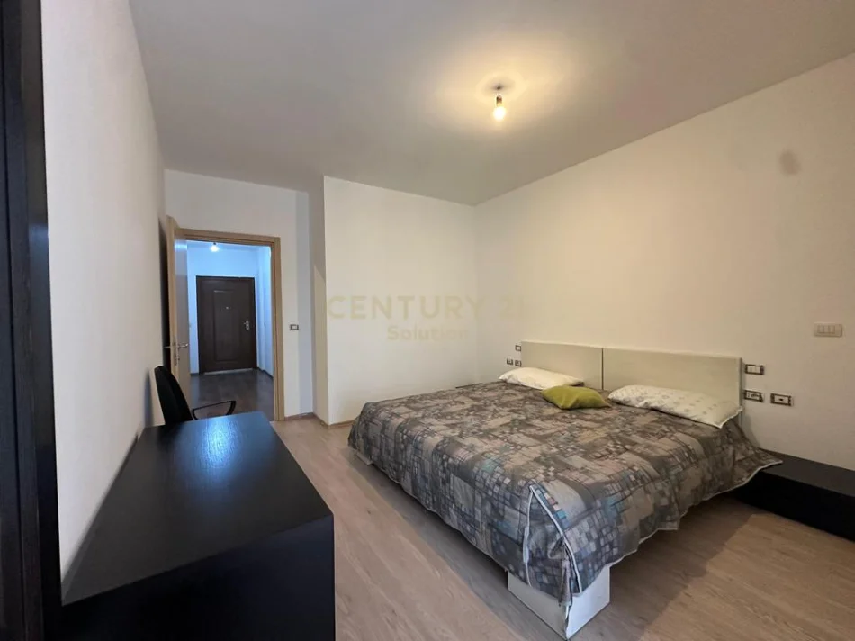 Tirane, jepet me qera apartament 2+1 Kati 7, 110 m² 480 € (Yzberisht)