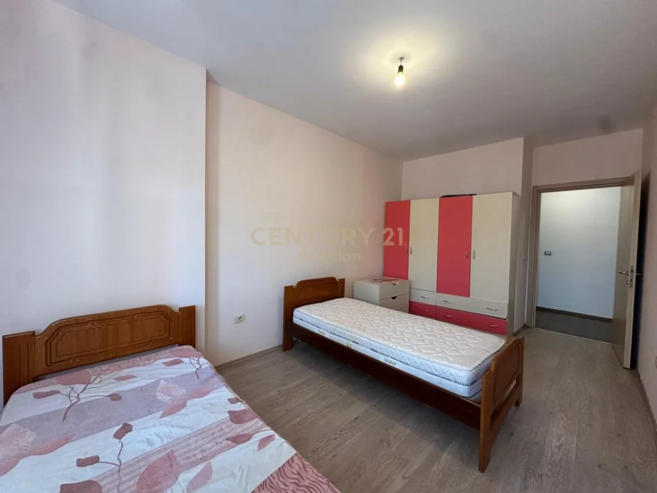 Tirane, jepet me qera apartament 2+1 Kati 7, 110 m² 480 € (yzberisht)