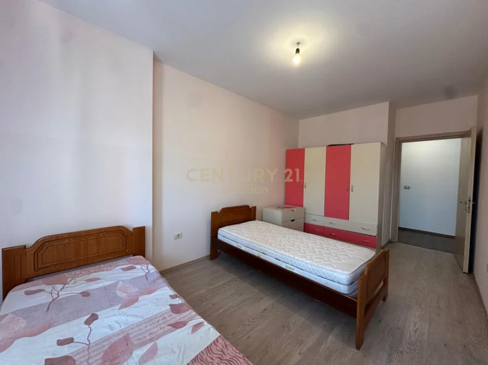 Tirane, jepet me qera apartament 2+1 Kati 7, 110 m² 480 € (Yzberisht)
