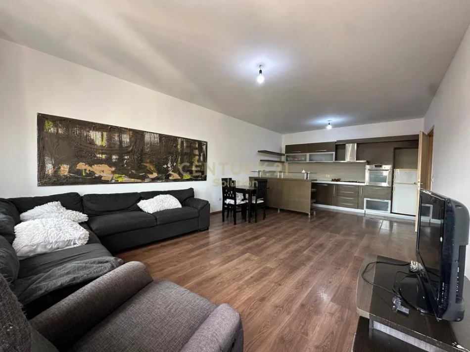 Tirane, jepet me qera apartament 2+1 Kati 7, 110 m² 480 € (Yzberisht)