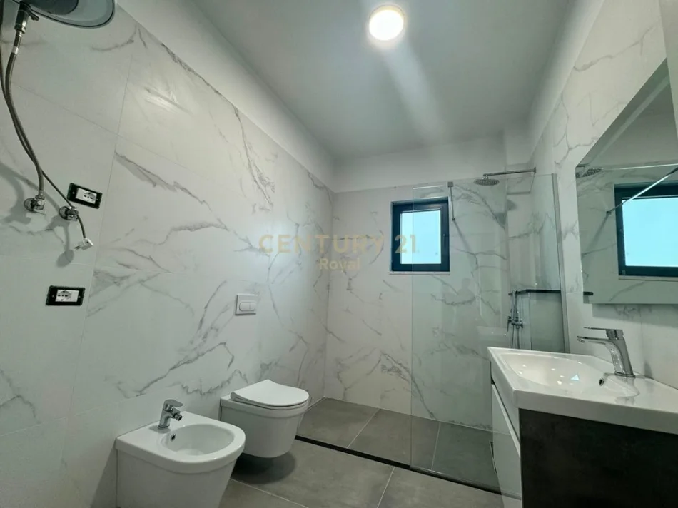 Tirane, jepet me qera apartament Kati 1, 100 m² 550 € (Sauk i Ri)