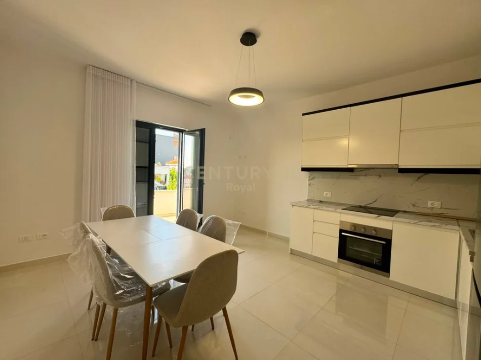 Tirane, jepet me qera apartament Kati 1, 100 m² 550 € (Sauk i Ri)