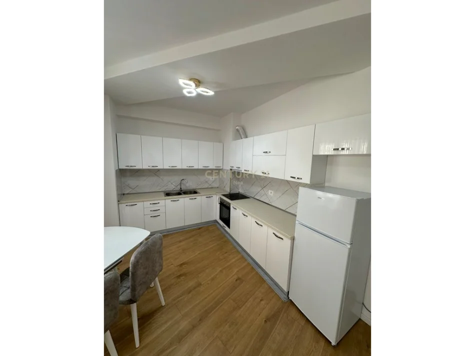 Tirane, jepet me qera apartament 2+1 Kati 3, 110 m² 600 € (astir urban gate)
