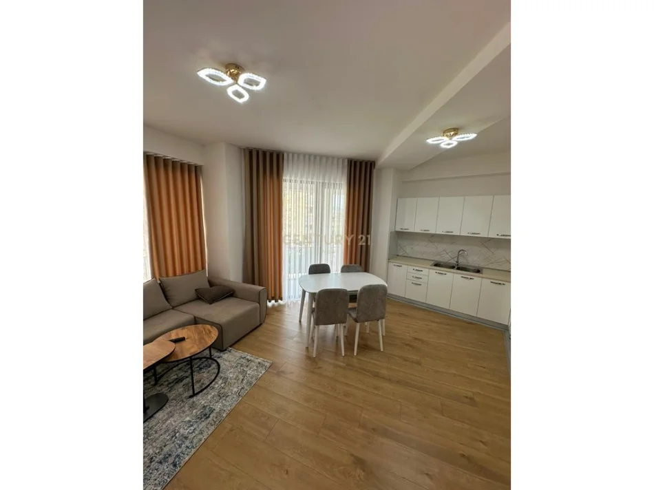 Tirane, jepet me qera apartament 2+1 Kati 3, 110 m² 600 € (astir urban gate)