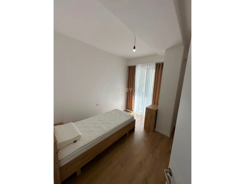 Tirane, jepet me qera apartament 2+1 Kati 3, 110 m² 600 € (astir urban gate)