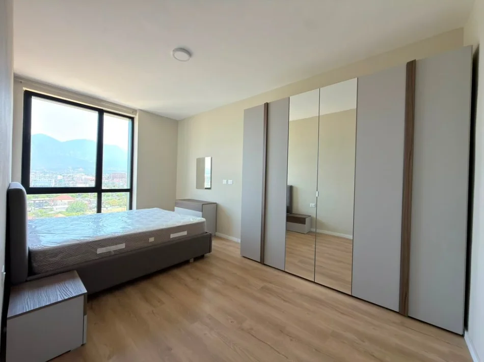 Tirane, jepet me qera apartament 2+1 Kati 8, 80 m² 700 € (bulevardi i ri)