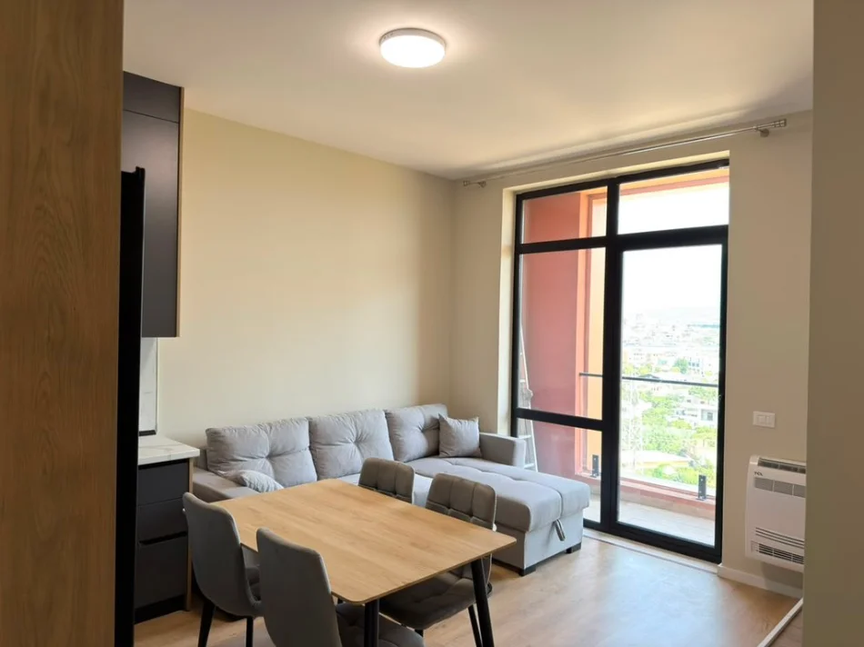 Tirane, jepet me qera apartament 2+1 Kati 8, 80 m² 700 € (bulevardi i ri)