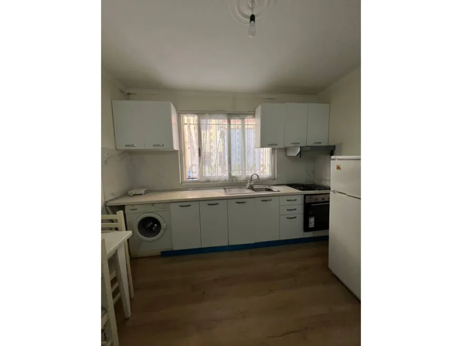 Tirane, jap me qera apartament 2+1 Kati 2, 65 m² 500 € (Pediatria)