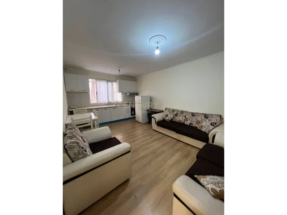 Tirane, jepet me qera apartament 2+1 Kati 2, 65 m² 500 € (Pediatria, rruga Kongresi i Manastririt)