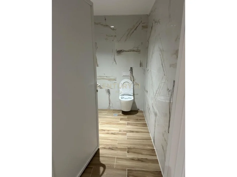 Tirane, jepet me qera zyre Kati 3, 34 m² 500 € (Mine Peza)