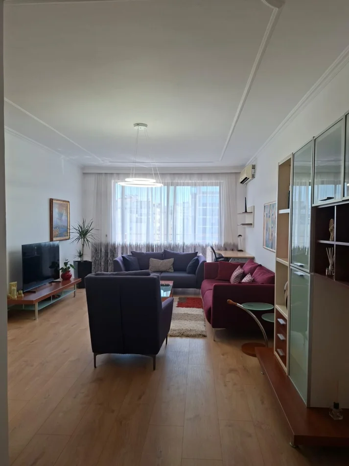 Tirane, jepet me qera apartament 2+1+Aneks+Ballkon Kati 8, 145 m² 950 € (Rruga Nikolla Tupe)