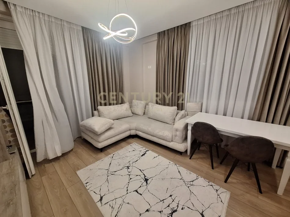 Tirane, jap me qera apartament 1+1 Kati 3, 67 m² 550 € (Astir)