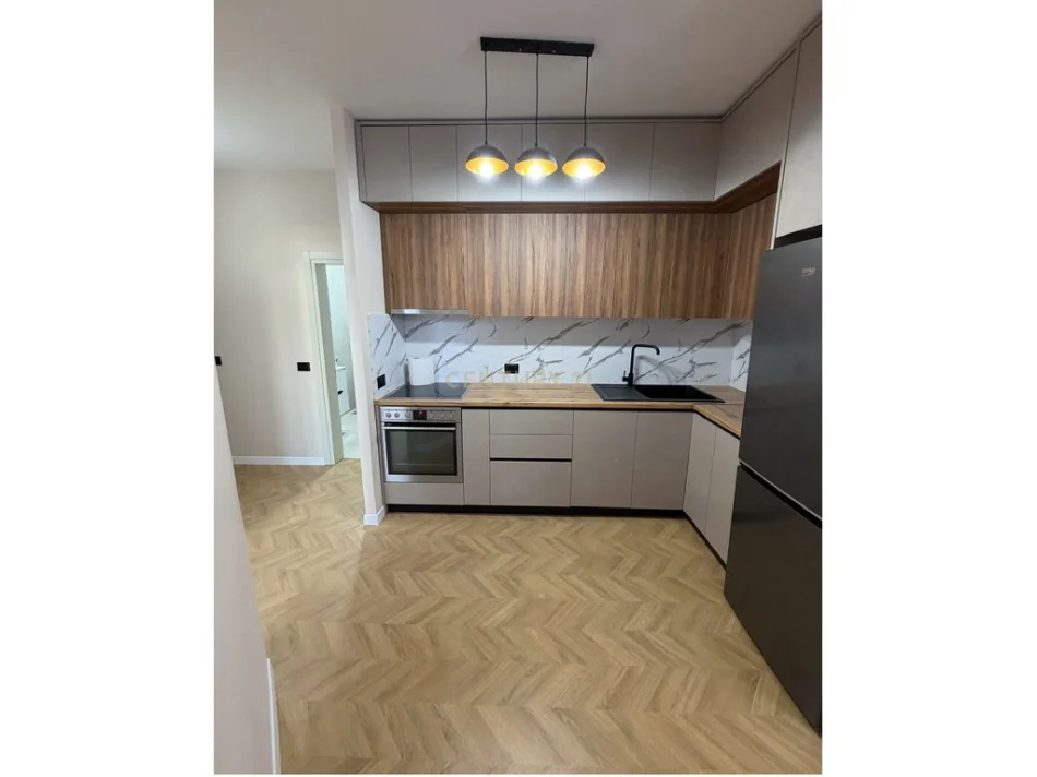 Tirane, jepet me qera apartament 2+1 Kati 4, 88 m² 700 € (Tregu Elektrik)