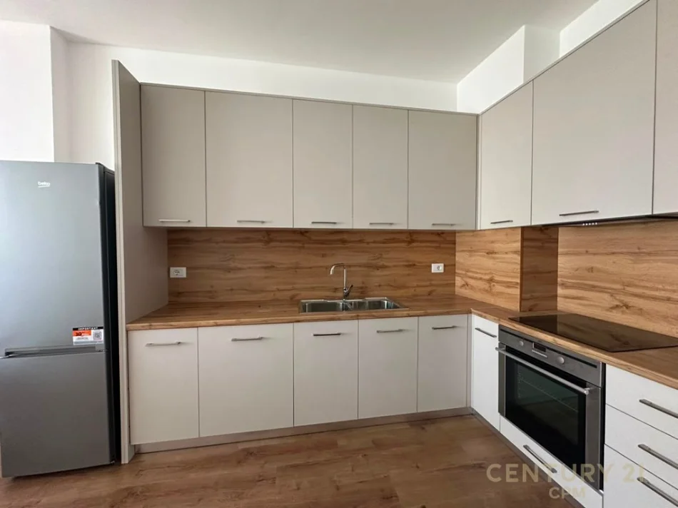 Tirane, jepet me qera apartament 1+1 Kati 6, 70 m² 630 € (5 Maj)