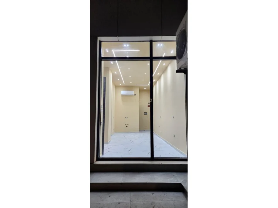 Tirane, jepet me qera ambjent biznesi Kati 0, 33 m² 1.150 € 