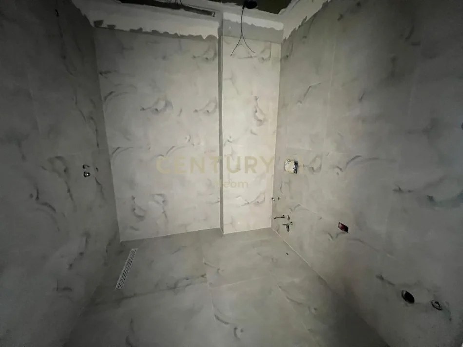 Vlore, shitet apartament 1+1+Ballkon Kati 3, 73 m² 197.910 € (vlore)