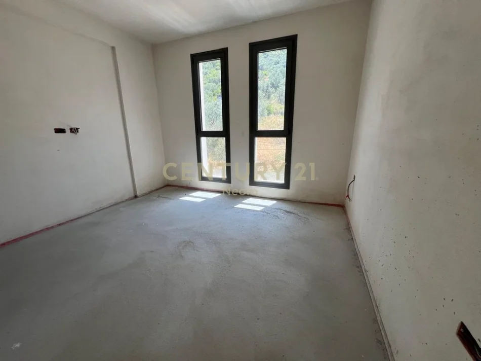 Vlore, shitet apartament 1+1+Ballkon Kati 3, 73 m² 197.910 € (vlore)