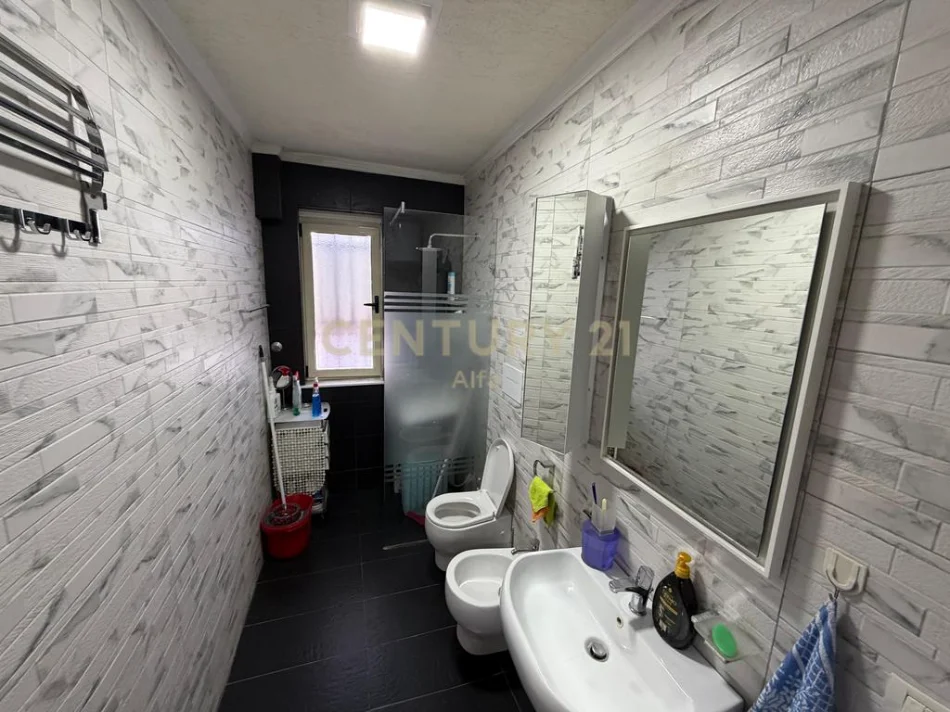Tirane, shitet apartament 2+1 Kati 5, 72 m² 160.000 € (Shkolla e Baletit)