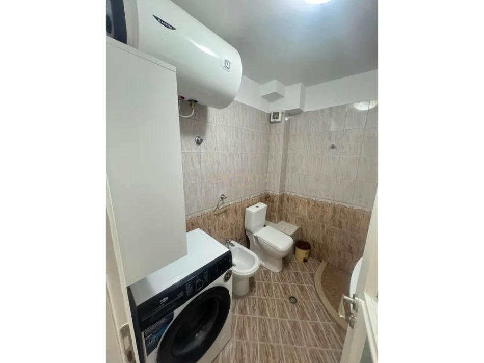 Tirane, jepet me qera apartament 1+1 Kati 4, 60 m² 500 € (Materniteti i Ri, Brryli)