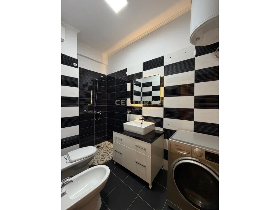 Tirane, shitet apartament 1+1 Kati 2, 60 m² 142.000 € (Kompleksi Golden Park)