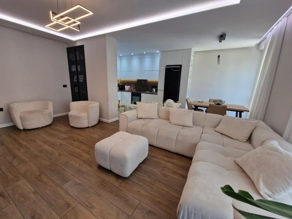 Tirane, jepet me qera apartament 3+1 Kati 6, 136 m² 1.200 € 