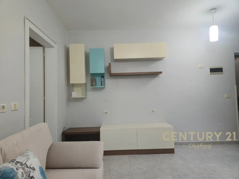Tirane, jepet me qera apartament 1+1 Kati 3, 65 m² 500 € (Ish Fusha e Aviacionit)