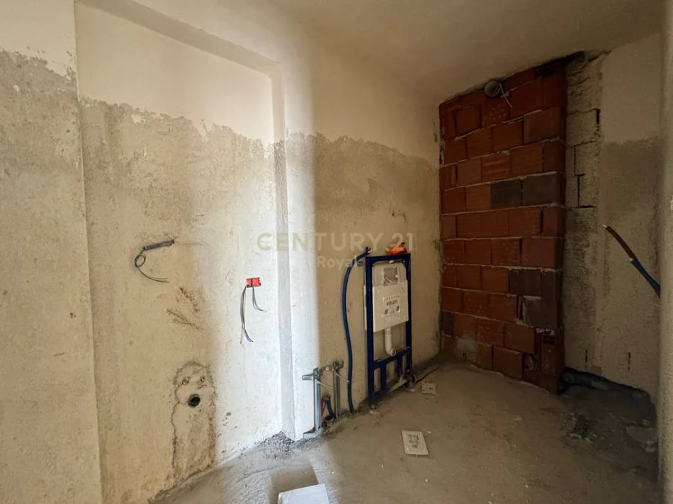 Tirane, shitet apartament 2+1+Ballkon , 110 m² 190.000 € 