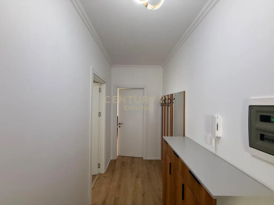 Tirane, jepet me qera apartament 2+1+2 Kati 7, 110 m² 750 € (rruga e Dibres)
