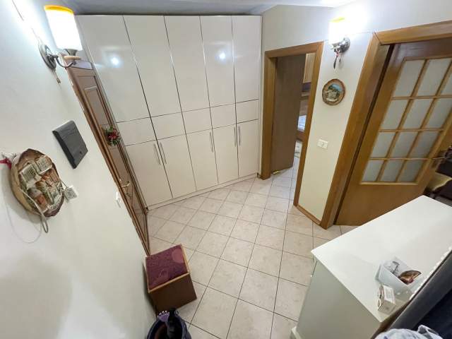 Tirane, jap me qera apartament 2+1 Kati 4, 90 m² 450 Euro (thanas ziko)