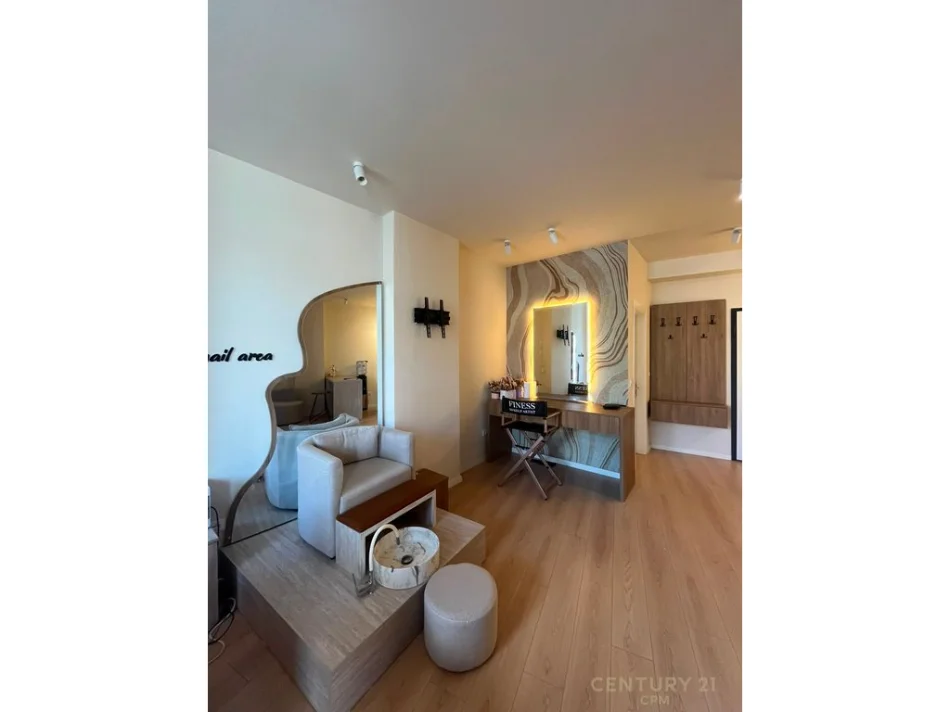 Tirane, jepet me qera ambjent biznesi Kati 1, 63 m² 1.500 € (Kompleksi Lake View, Liqeni Artificial)