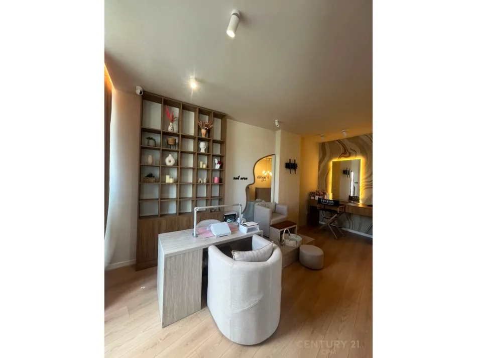 Tirane, jepet me qera ambjent biznesi Kati 1, 63 m² 1.500 € (Kompleksi Lake View, Liqeni Artificial)
