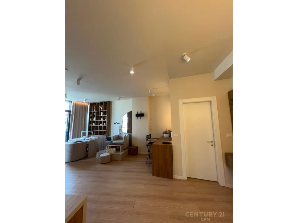 Tirane, jepet me qera ambjent biznesi Kati 1, 63 m² 1.500 € (Kompleksi Lake View, Liqeni Artificial)