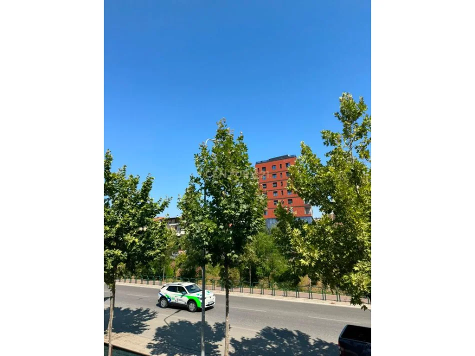 Tirane, jepet me qera apartament 1+1 Kati 2, 1 m² 400 € (Ali Demi)