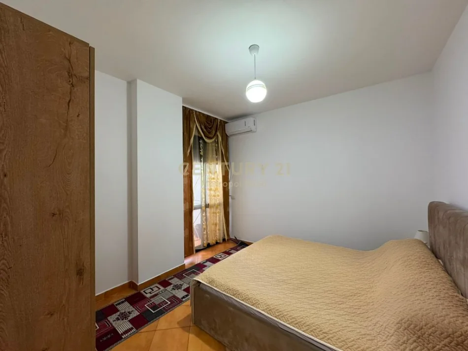 Tirane, jepet me qera apartament 1+1+Ballkon Kati 5, 70 m² 580 € (Ish Parku)